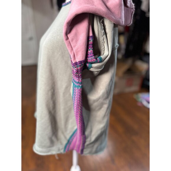 NEW Natural Life Boho Style Knit Top S/M Gray Pink Embroidered Sweatshirt - Picture 9 of 14
